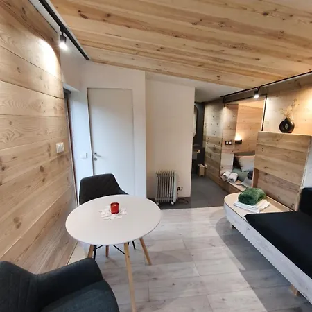 بيت خشبي Poule House By Out & *