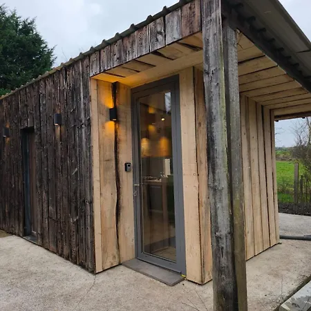بيت خشبي Poule House By Out & كوفين