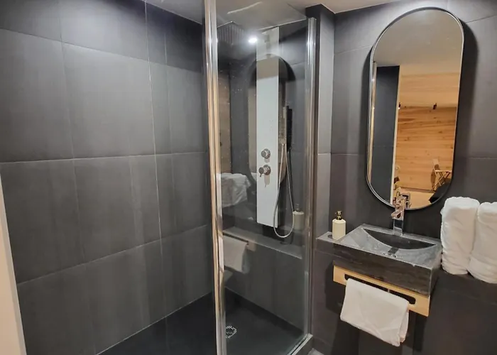 Poule House By Out & קובן