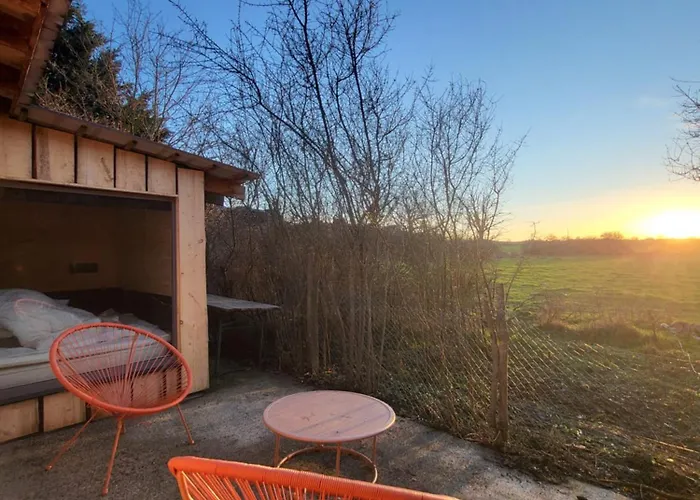 Lodge Poule House By Out &